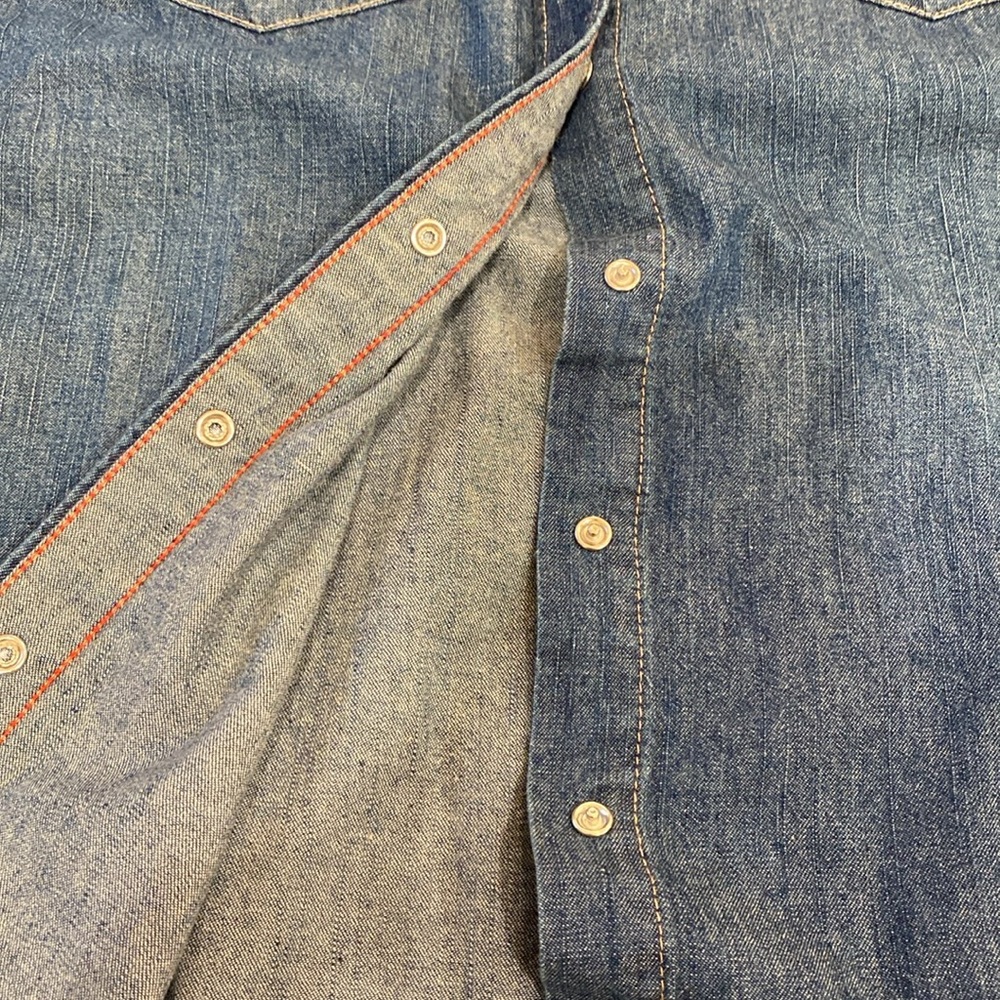 Levi’s Women’s denim shirt - Picture 5 of 8